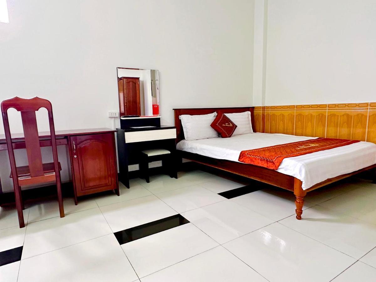 Truc Hoang Ha Hotel Kon Tum Eksteriør billede
