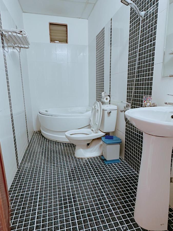 Truc Hoang Ha Hotel Kon Tum Eksteriør billede