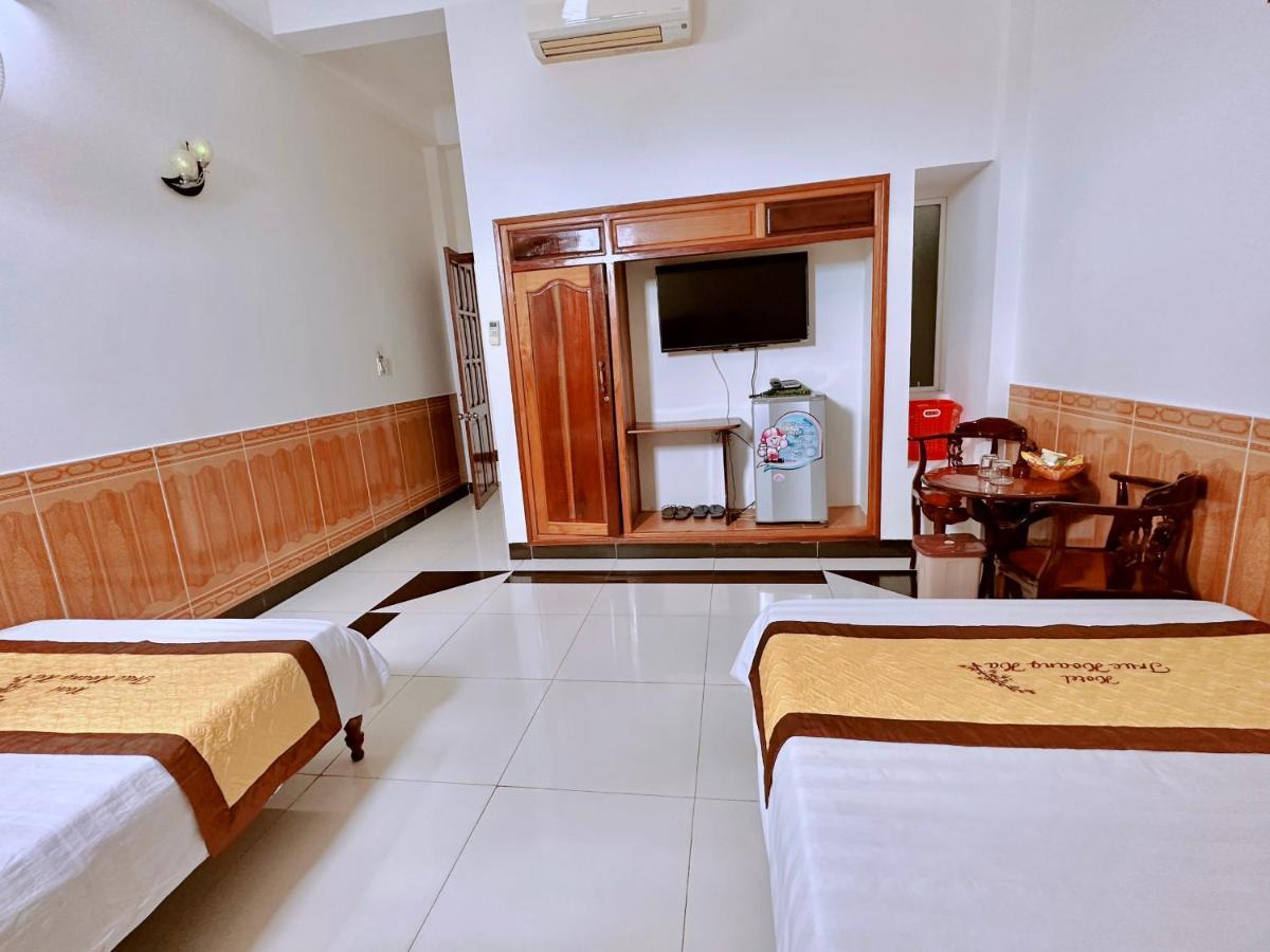 Truc Hoang Ha Hotel Kon Tum Eksteriør billede