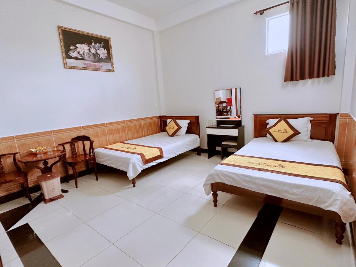 Truc Hoang Ha Hotel Kon Tum Eksteriør billede